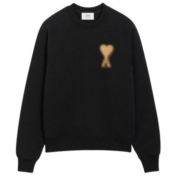 Pull maille premium – détail brodé contrasté