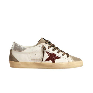 Baskets basses premium – bordeaux & détails argentés