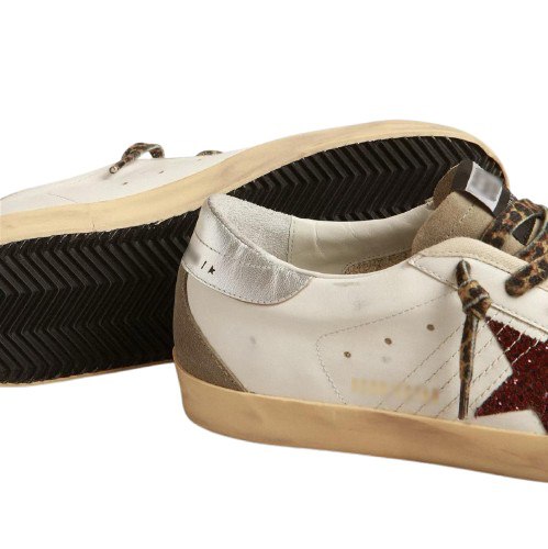 Baskets basses premium – bordeaux & détails argentés